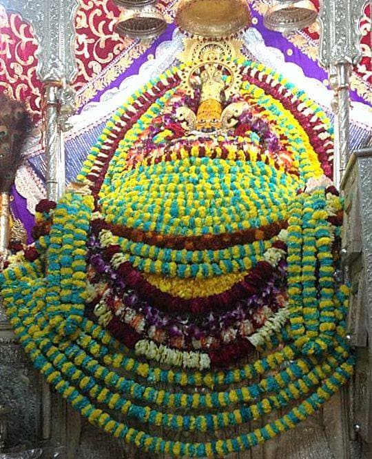 Crowded festival day at Khatu Shyam Ji — when lane access and dwell times make structured logistics valuable for businesses